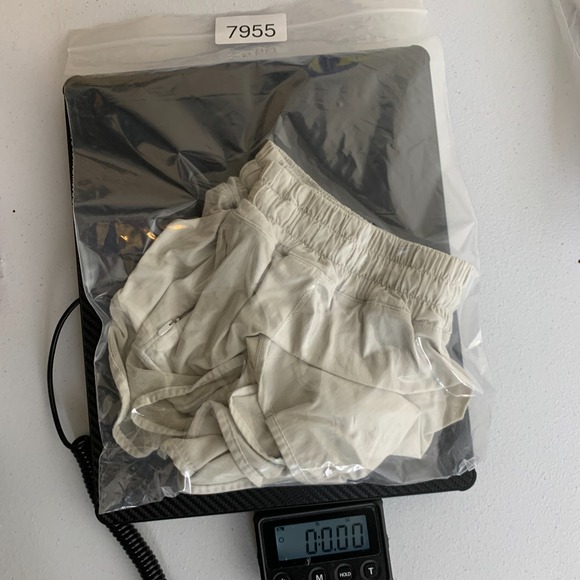 Lululemon Hotty Hot II Short Women 6 2.5" Pull On Gym Yoga Athleisure Lined - Picture 7 of 7